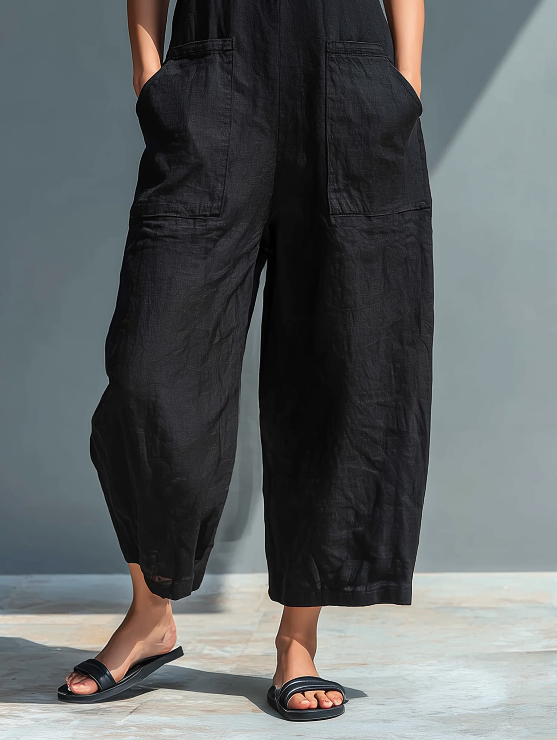 Nirelia – minimalist sleeveless jumpsuit